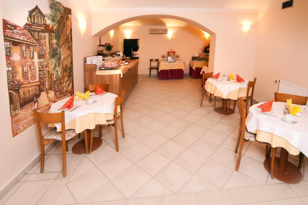 Select 3* Praga