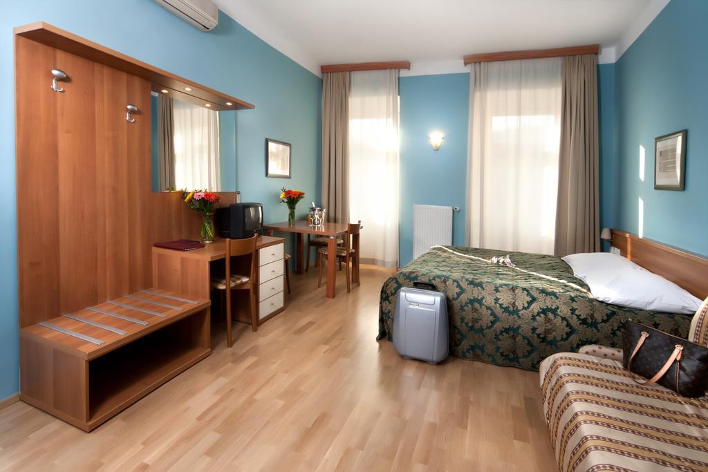 Select 3* Praga